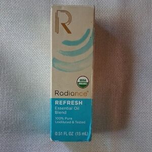 NIB! 100% Pure Refresh Essential Oil